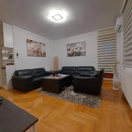 Apartman Jova's Place *