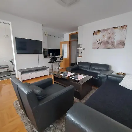 Jova's Place Apartman Lukavica