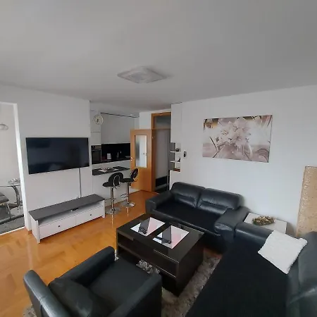 Jova's Place * Lukavica