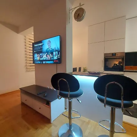 Jova's Place