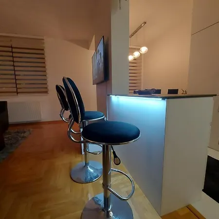Jova's Place Apartman Lukavica
